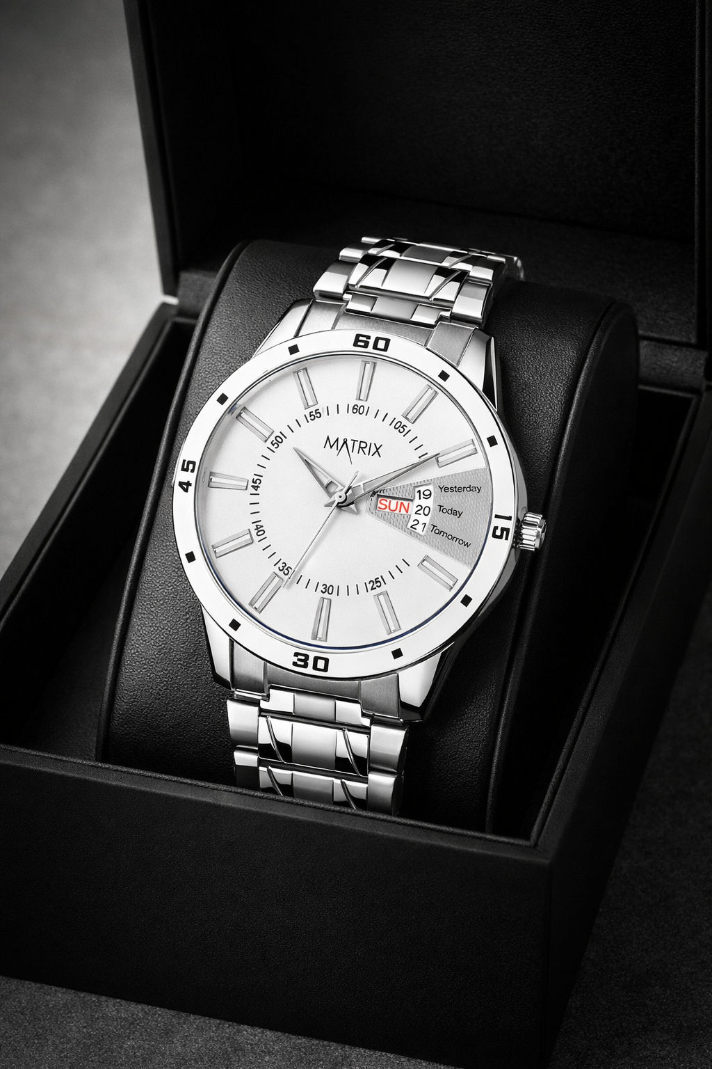 Matrix Antique 3.0 Day & Date With Stainless Steel Strap Analog Watch For Men