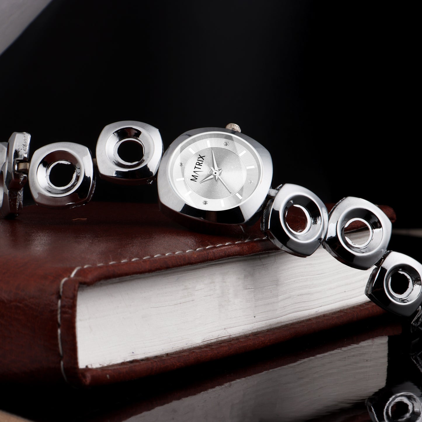 Matrix Timepiece Blush Collection | Designer Bracelet Chain Watch for Women